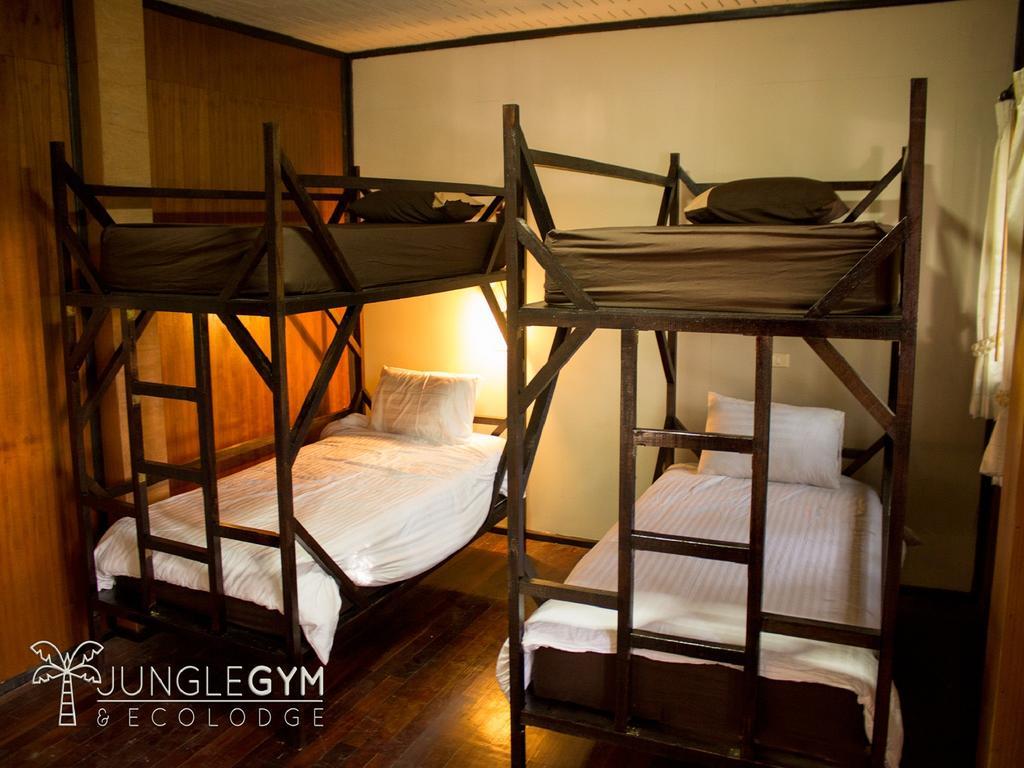 Jungle Gym Hotel Hatrin Kültér fotó