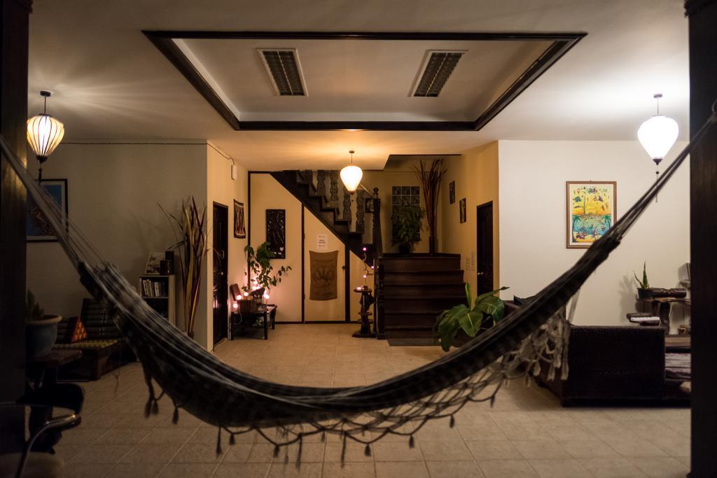 Jungle Gym Hotel Hatrin Kültér fotó